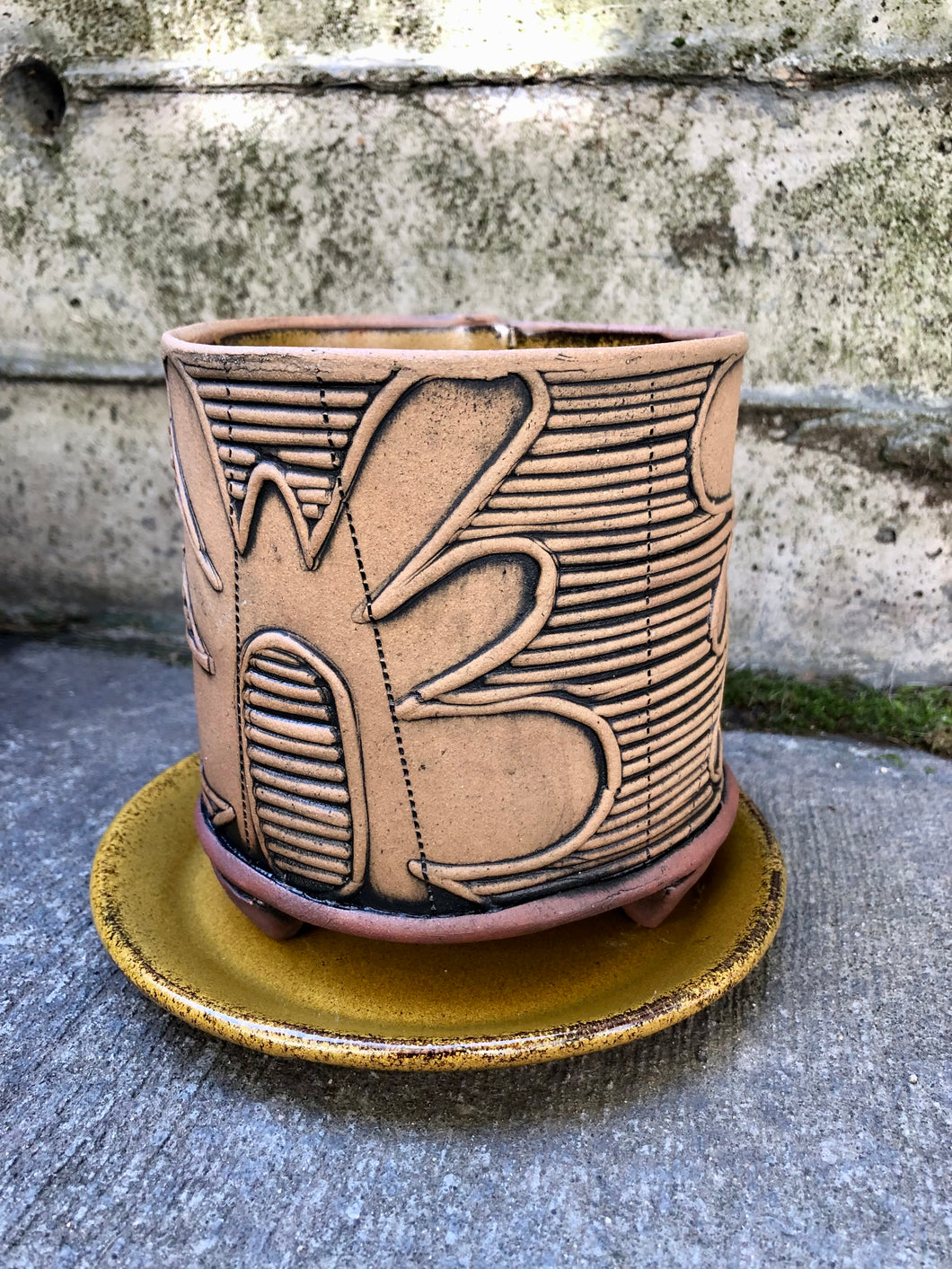 Sustainable ceramic planter pot